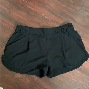Anthro Silence + Noise black pull on short